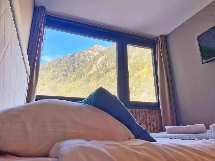 Fantastic Studio By The Lake With Mountain View Chamonix France